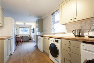 7 bed house, Daniel Street, Cathays, Cardiff, CF244NY - Image 1